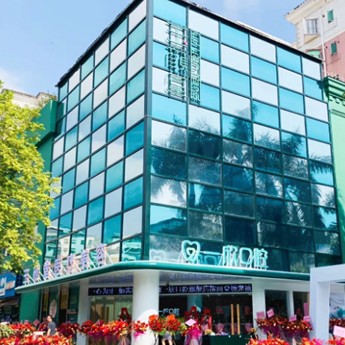 深圳種植牙要多少錢一顆！深圳一欣口腔門診部種植牙價(jià)格表，美國(guó)3i種植體：10000元起/顆！