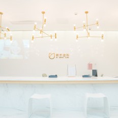 武漢門(mén)牙種植牙多少錢(qián)一顆！武漢萌芽齒科(光谷時(shí)代廣場(chǎng))種植牙價(jià)格一覽表，瑞士百丹特Biodente種植牙：9151元起/顆！