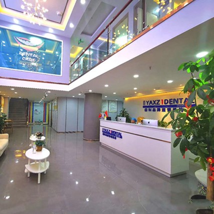 南寧種植一顆牙需多少錢！南寧藍(lán)天口腔(嘉和城店)種植牙價(jià)格表有了，德國(guó)ABT種植牙：7791元起/顆！