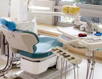 揚州種牙齒多少錢一顆！揚州貝恩口腔醫(yī)院(邗江店)種植牙醫(yī)院排名TOP1，國產(chǎn)鈦基牙(BAM)種植牙價格：3241元起/顆！