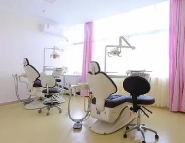 無錫全瓷牙最好的口腔醫(yī)院排行榜！宜興丁山鎮(zhèn)柳良勝口腔診所實(shí)力也不錯(cuò)~